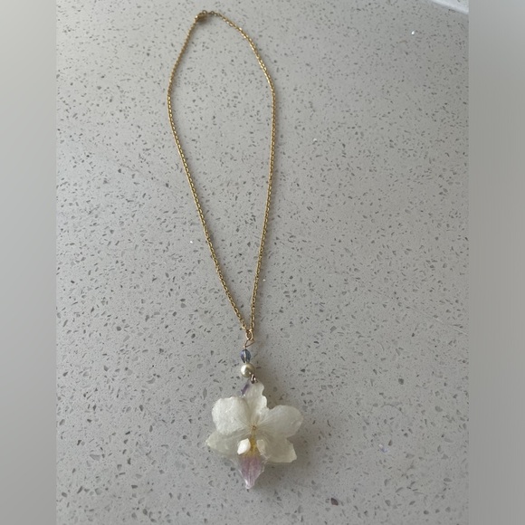 Handcrafted Real Orchid Necklace - Picture 4 of 4